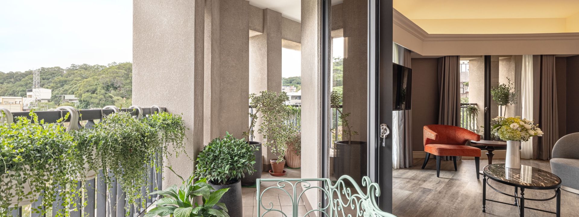 ALL_catalog_m_26D22_TYMx2rhjzI