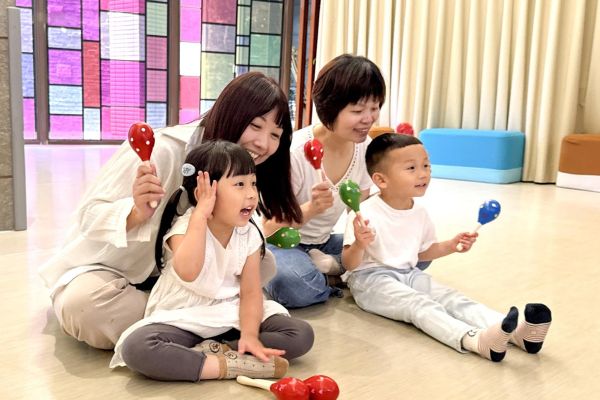 うたって・おどって・かいてカラー