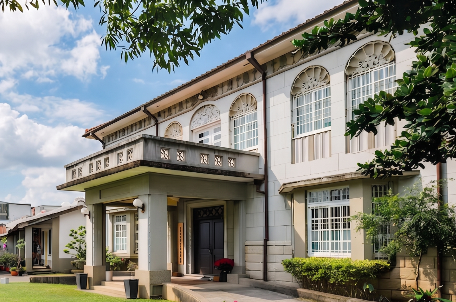 姜阿新洋樓外觀－新竹北埔縣定古蹟，中西合璧建築風格，1946年茶商姜阿新所建